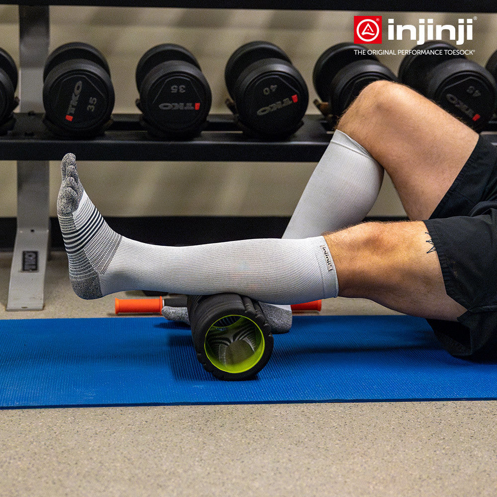 Injinji - 【injinji】COMPRESSION 五趾壓力襪(灰色) - NAA5193 | 吸濕排汗 跑步 馬拉松 健身訓練 漸進式壓力