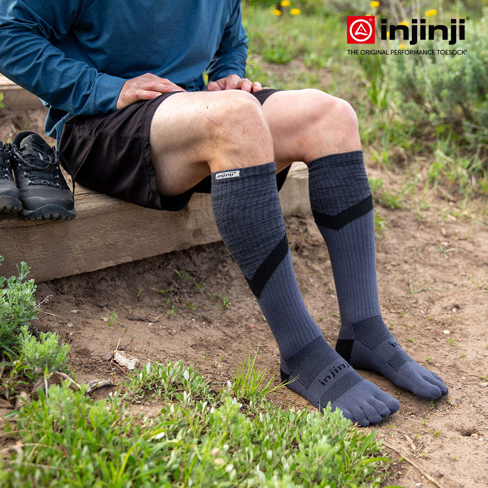Injinji - 【injinji】Trail野跑避震吸排五趾高筒襪 (黑色) - NAA3595 | 厚底防震 運動員推薦 吸濕排汗 五趾襪