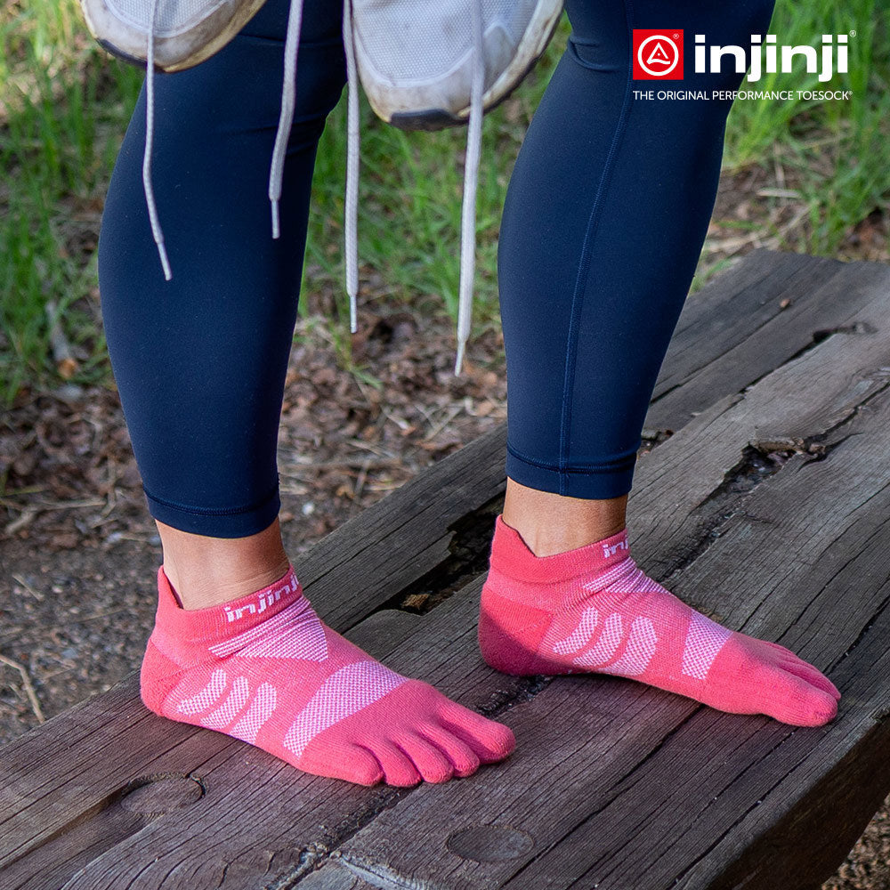 Injinji - 【injinji】女 Ultra Run終極系列五趾隱形襪 (珊瑚紅) - WAA6605 | 吸濕排汗 推薦女生 避震緩衝 推薦路跑用品 慢跑長跑 馬拉松襪