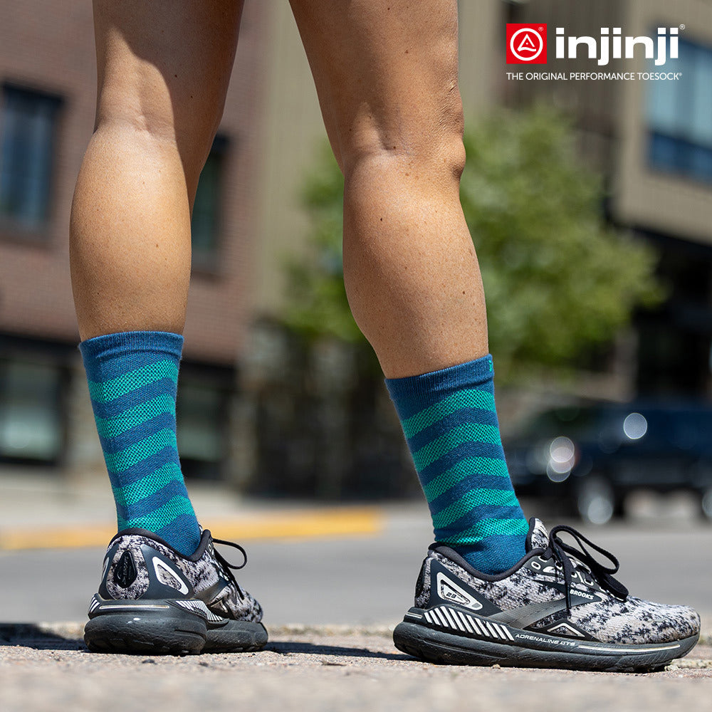Injinji - 【injinji】女 Ultra Run終極系列五趾中筒襪 (波塞頓藍) - WAA6857 | 吸濕排汗 推薦女生 避震緩衝 推薦路跑用品 慢跑長跑 馬拉松襪