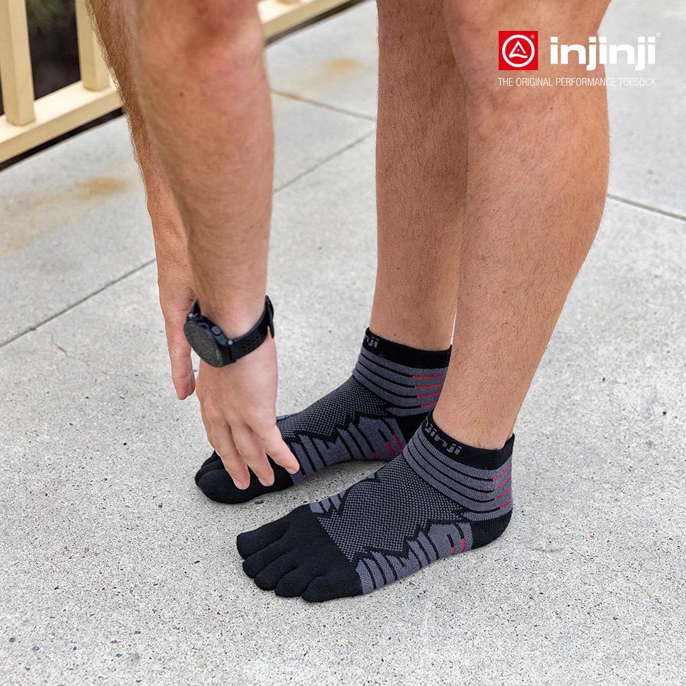 Injinji - 【injinji】Ultra Run終極系列五趾短襪 (碳黑) - NAA6495 | 避震緩衝 推薦路跑用品 慢跑長跑 馬拉松襪